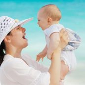 Partir à la plage avec bébé, quelques conseils voyages utiles