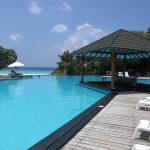 Hotel et piscine aux îles Maldives