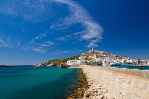 La ville d'Ibiza vue panoramique