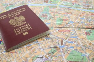 Passeport et carte pour une organisation de voyage au Vietnam
