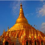 Shwedagon Pagoda in Yangon à yanmar 2013