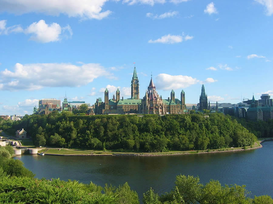 La colline du Parlement  à Ottawa au Canada