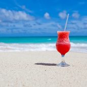 Vacances à la mer : profiter au mieux de la plage grâce à ces accessoires tendance
