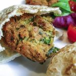 Le Pain Pita aux falafels traditionnelles de l'Israel