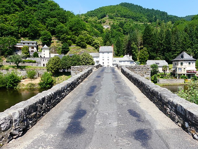 Le vieux pont sur d'Entraygues-sur-Truyère à Aveyron